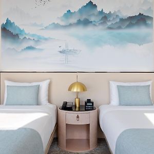 Standard Twin Room Two Twin Beds